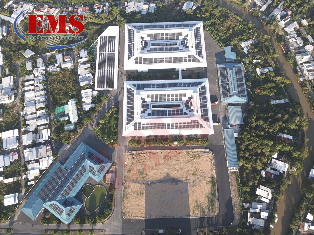 Toàn cảnh Nhà máy TBS Handbag An Giang với 6 mái nhà xưởng và 10.168 tấm pin